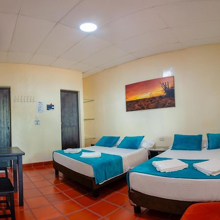 Hotel Villa Paraiso Villavieja Luaran gambar
