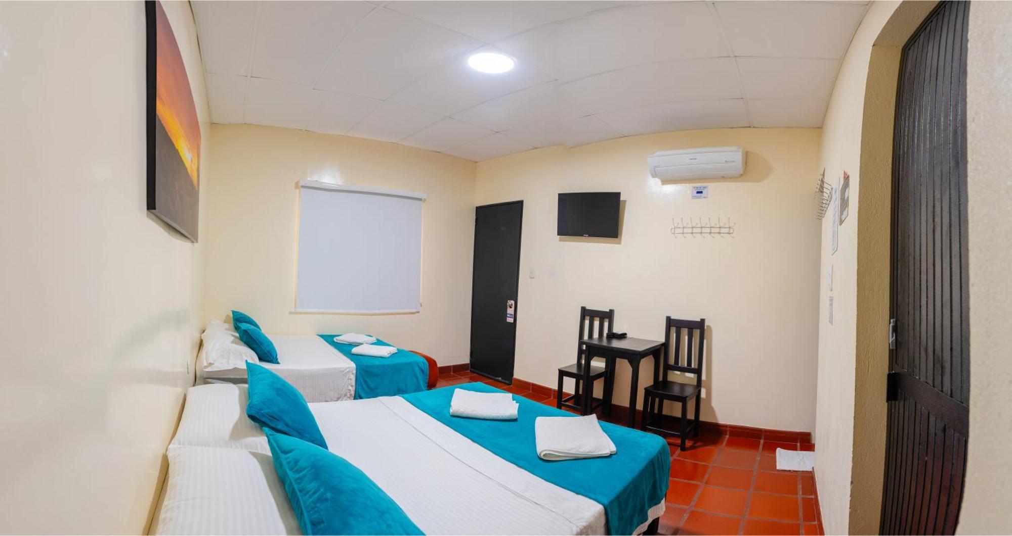 Hotel Villa Paraiso Villavieja Luaran gambar