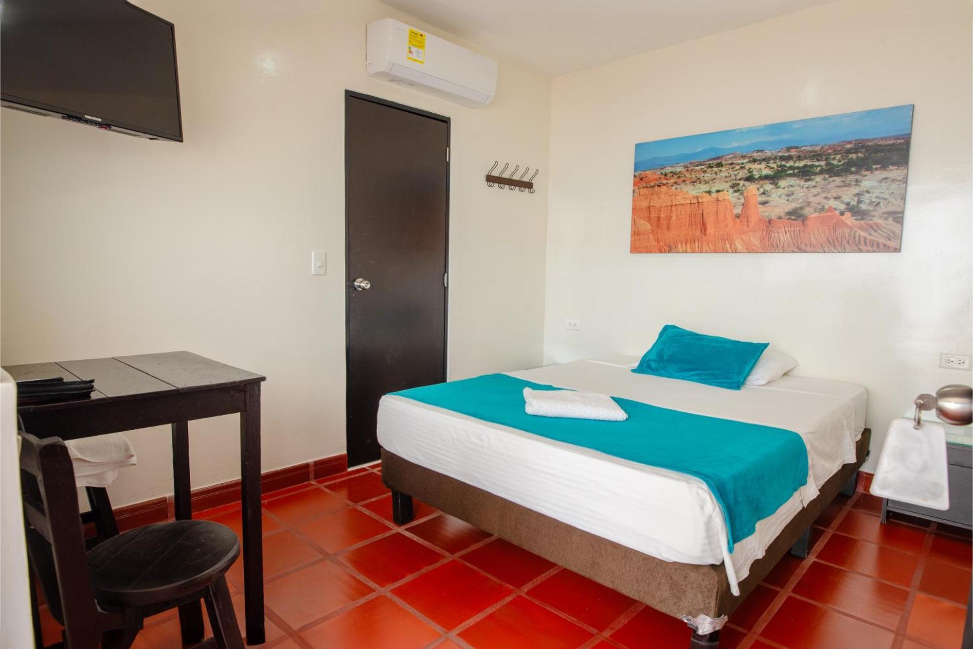 Hotel Villa Paraiso Villavieja Luaran gambar