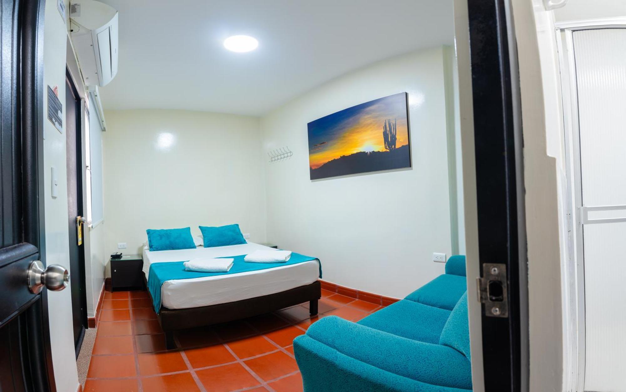 Hotel Villa Paraiso Villavieja Luaran gambar