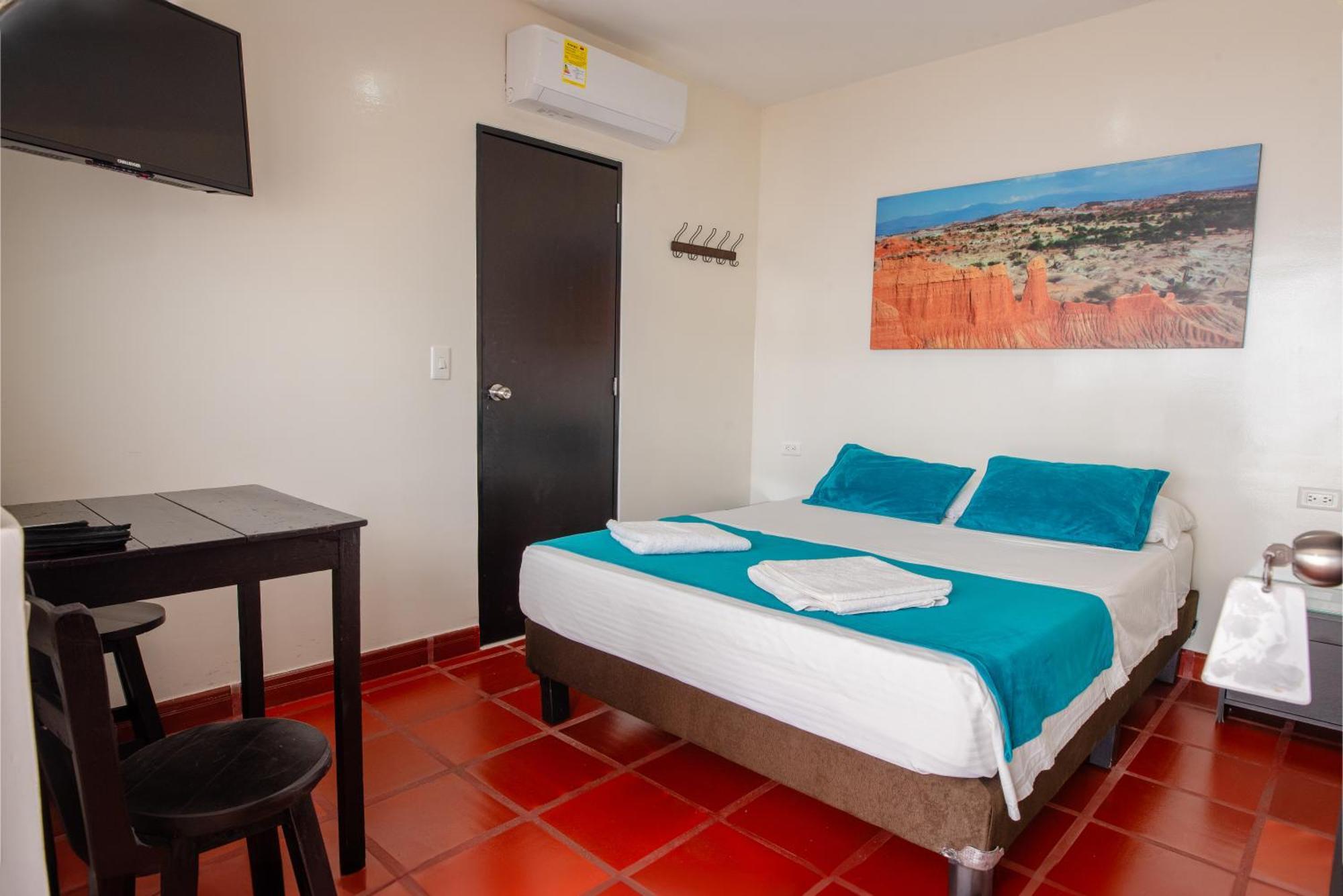 Hotel Villa Paraiso Villavieja Luaran gambar