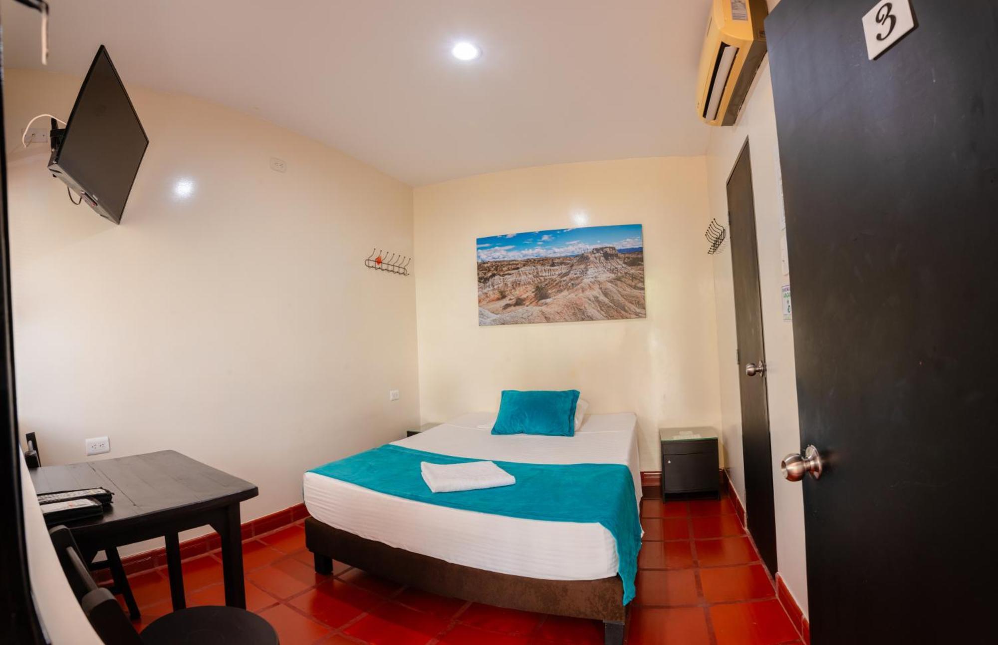 Hotel Villa Paraiso Villavieja Luaran gambar