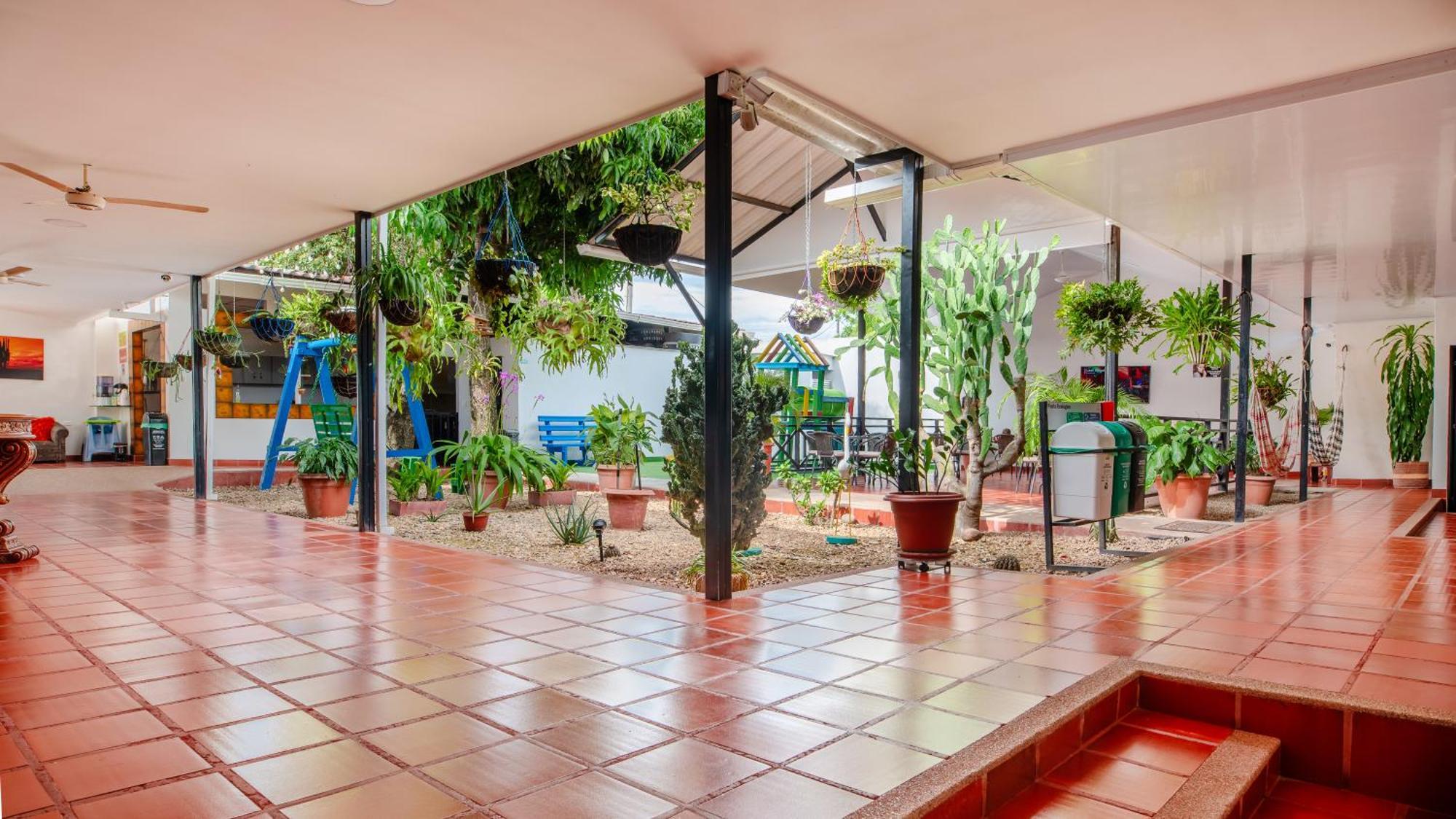 Hotel Villa Paraiso Villavieja Luaran gambar