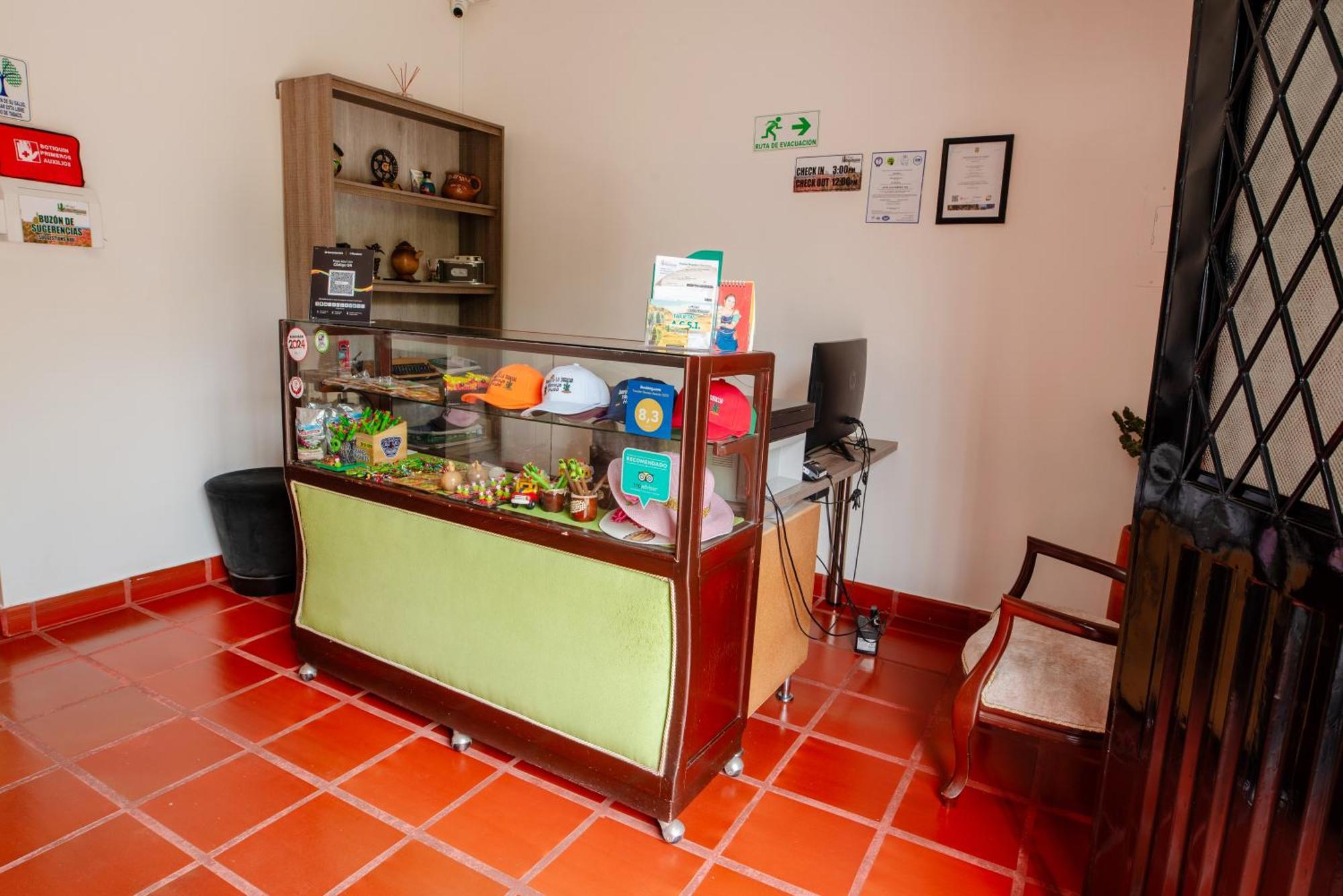 Hotel Villa Paraiso Villavieja Luaran gambar