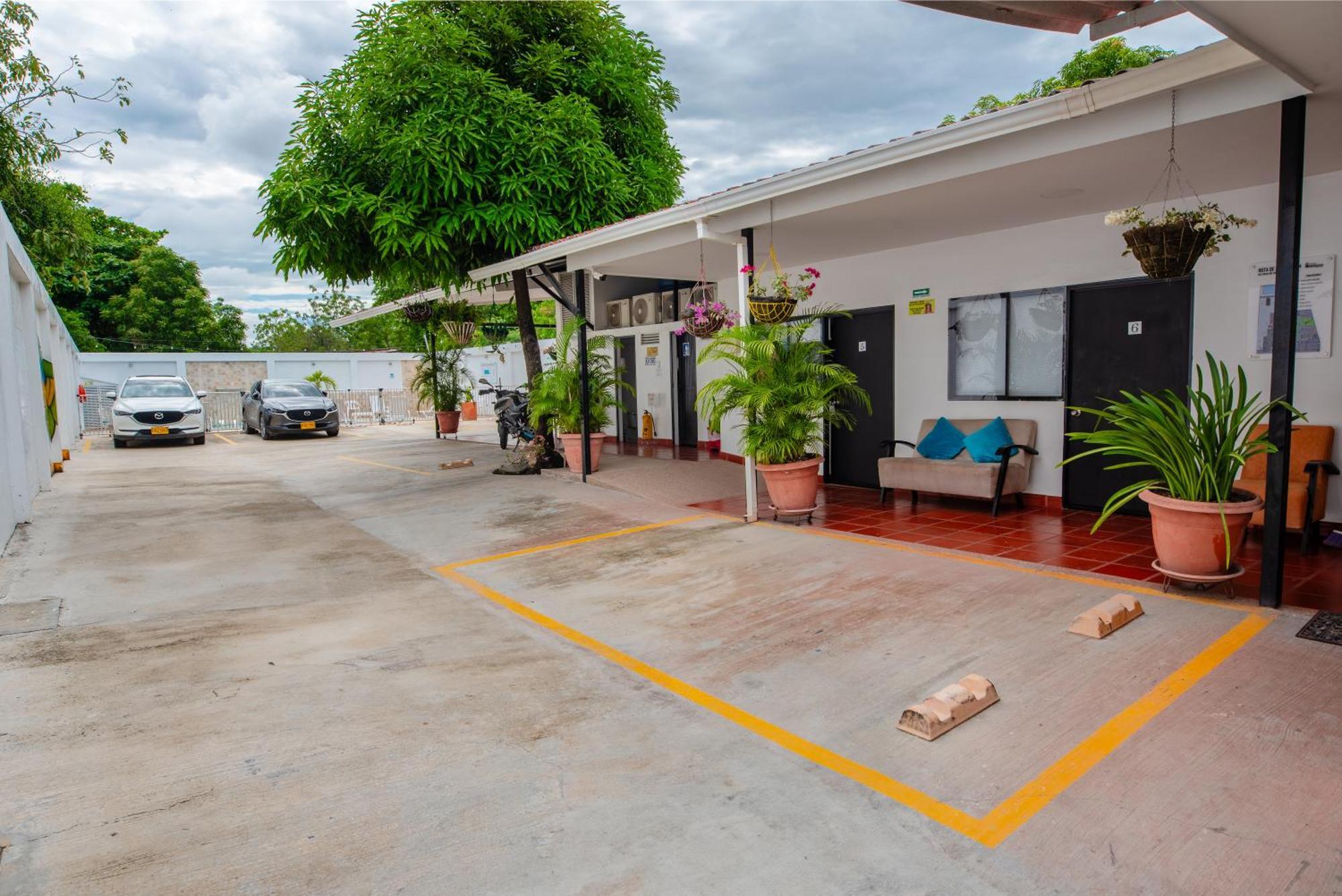 Hotel Villa Paraiso Villavieja Luaran gambar
