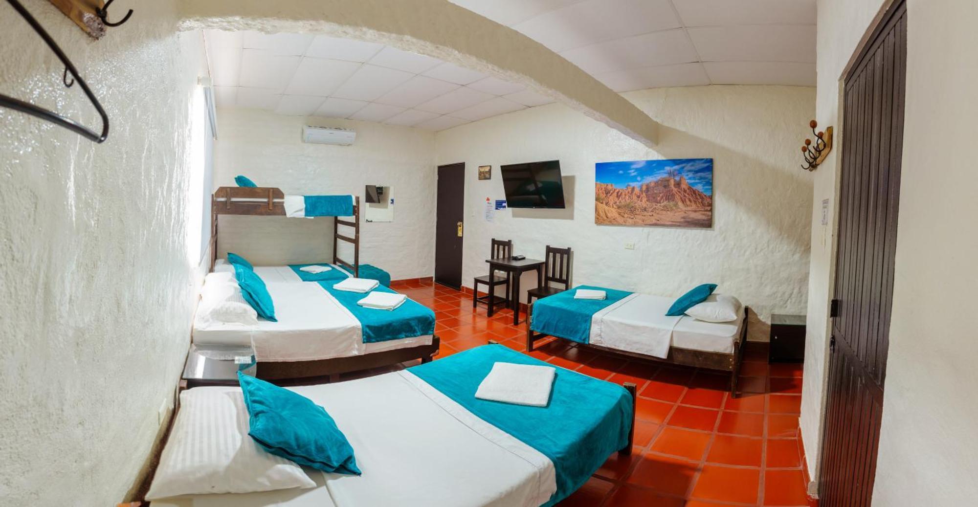 Hotel Villa Paraiso Villavieja Luaran gambar