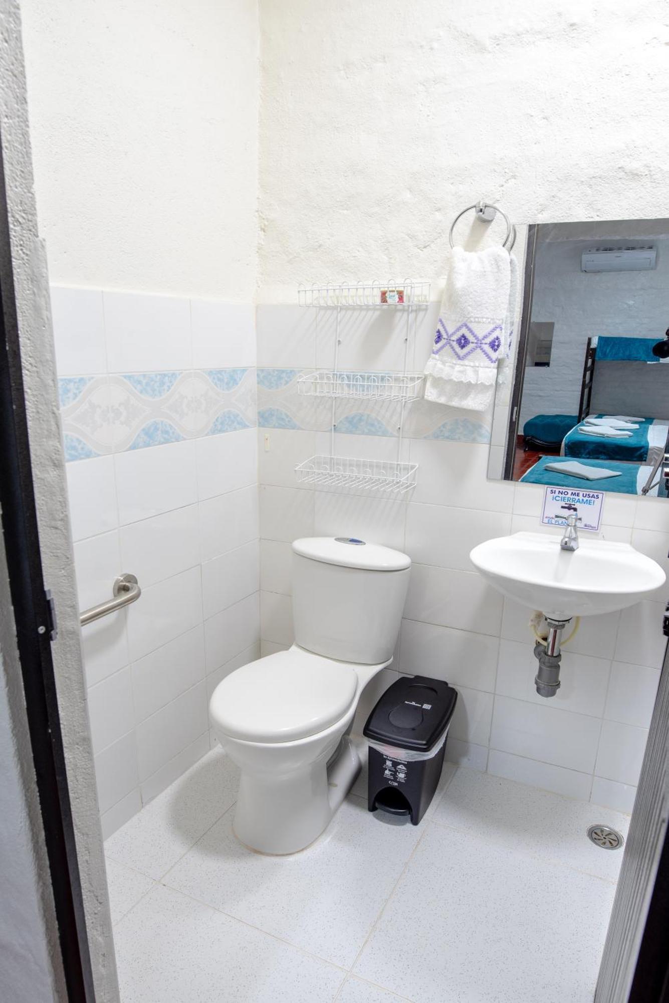 Hotel Villa Paraiso Villavieja Luaran gambar