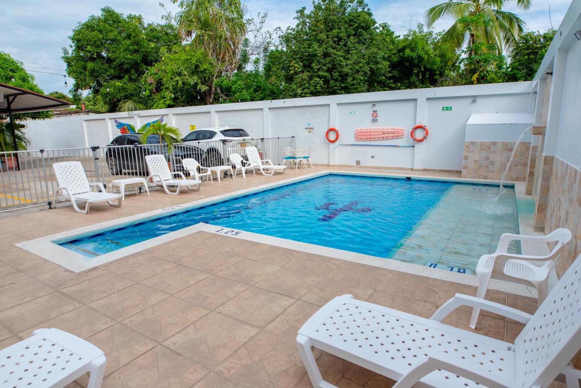 Hotel Villa Paraiso Villavieja Luaran gambar